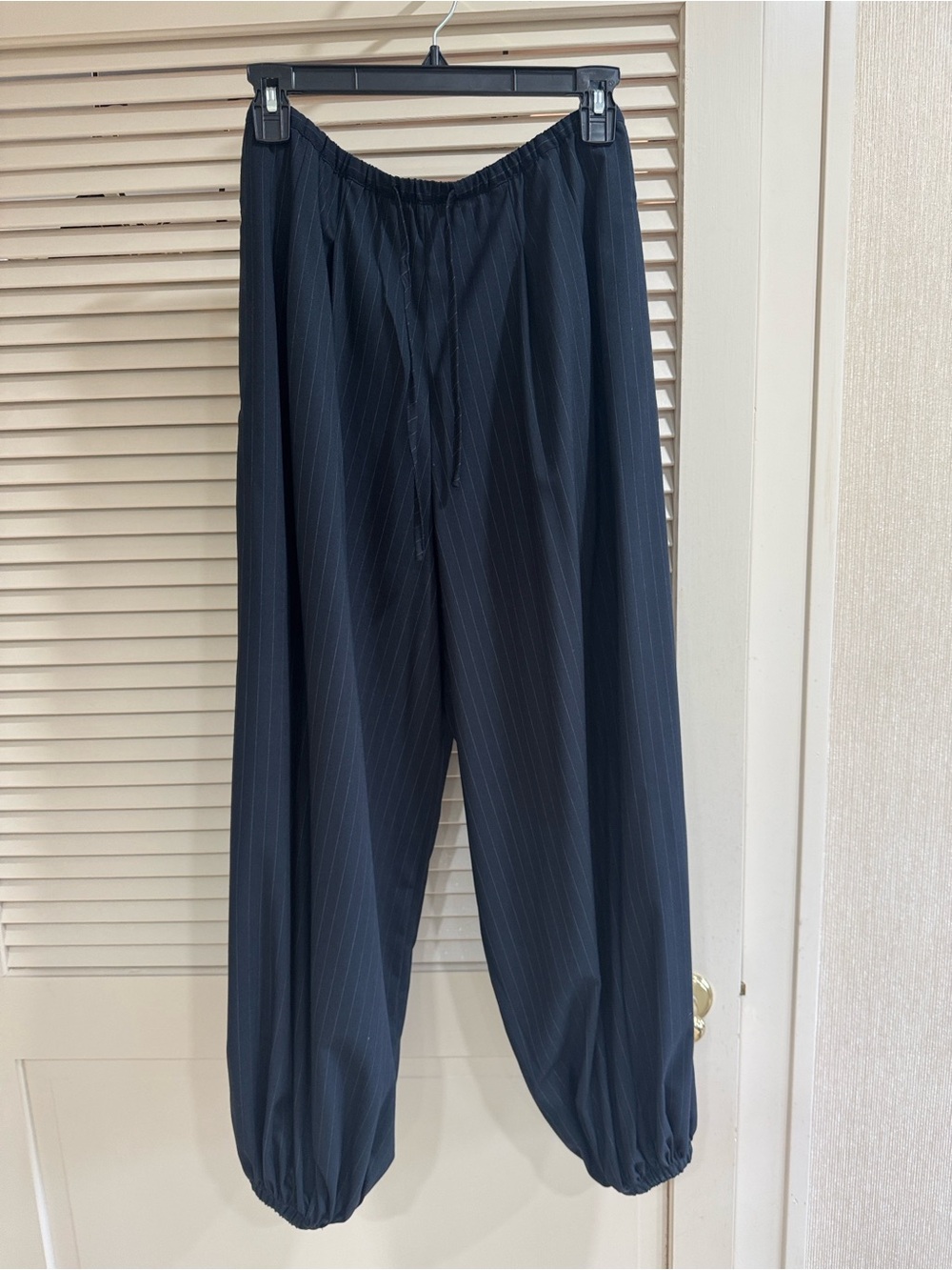 Zara Women's ZW Collection Limited Edition Navy Pinstripe Balloon pants - Picture 6 of 6
